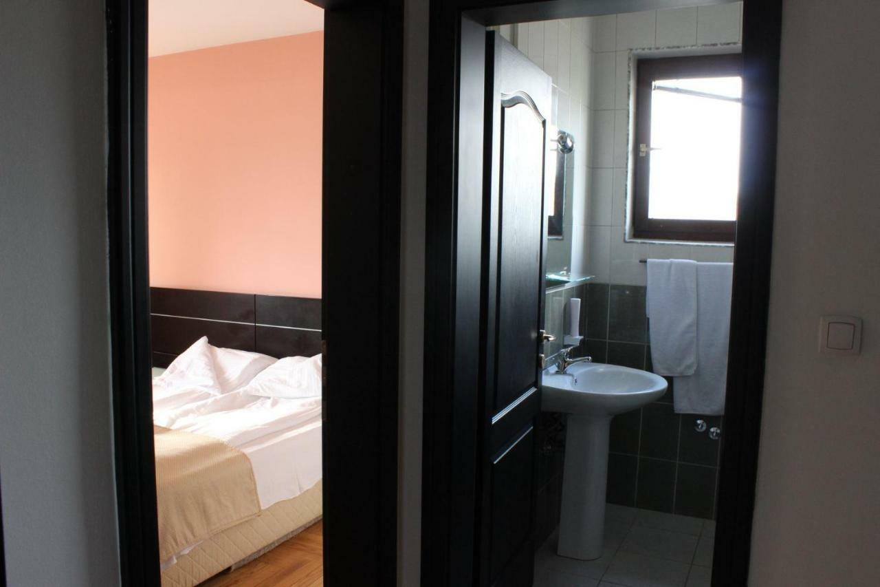 Hotel Beograd - Yu Lukavica Eksteriør billede